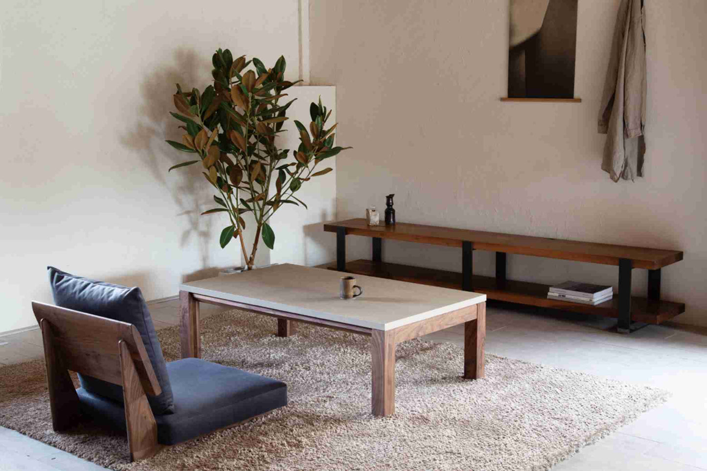 RODEA floor sofa 1P walnut(コーディネート)