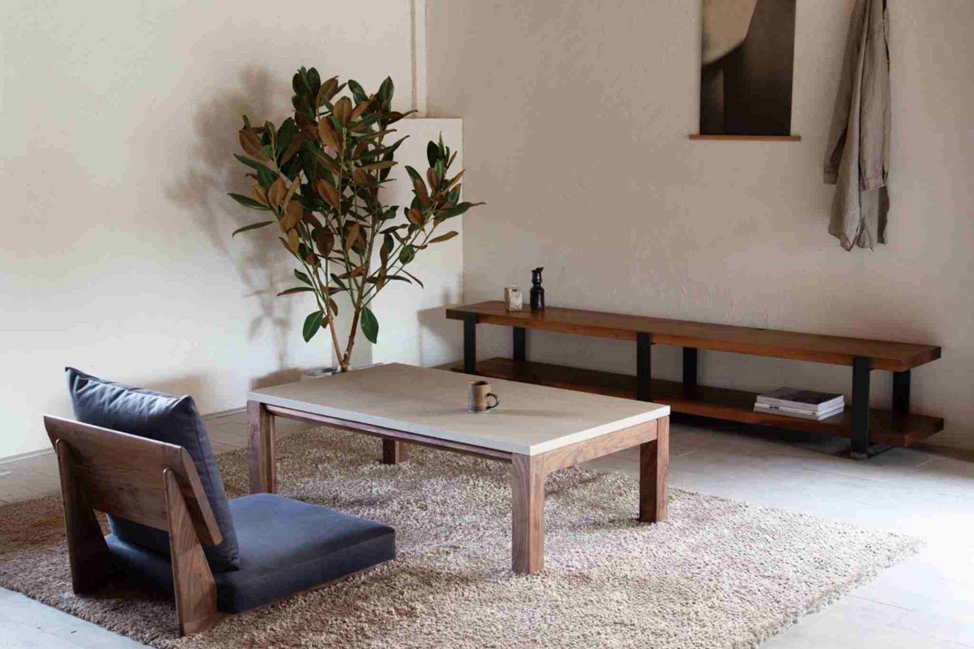 RODEA floor sofa 1P walnut(コーディネート)