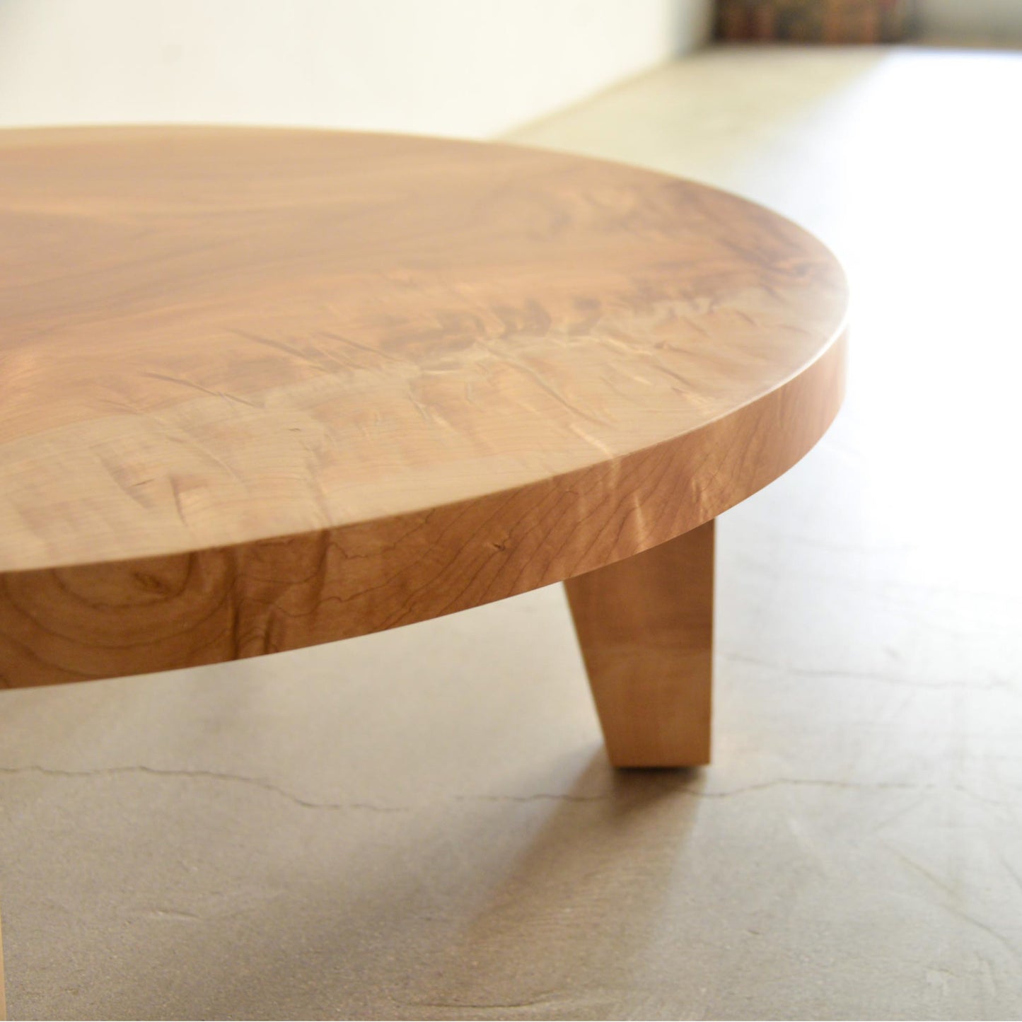 栃 一枚板 丸テーブル(アップ)