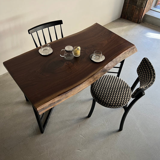 ウォールナット一枚板 ダイニングテーブルとしてのコーディネート画像