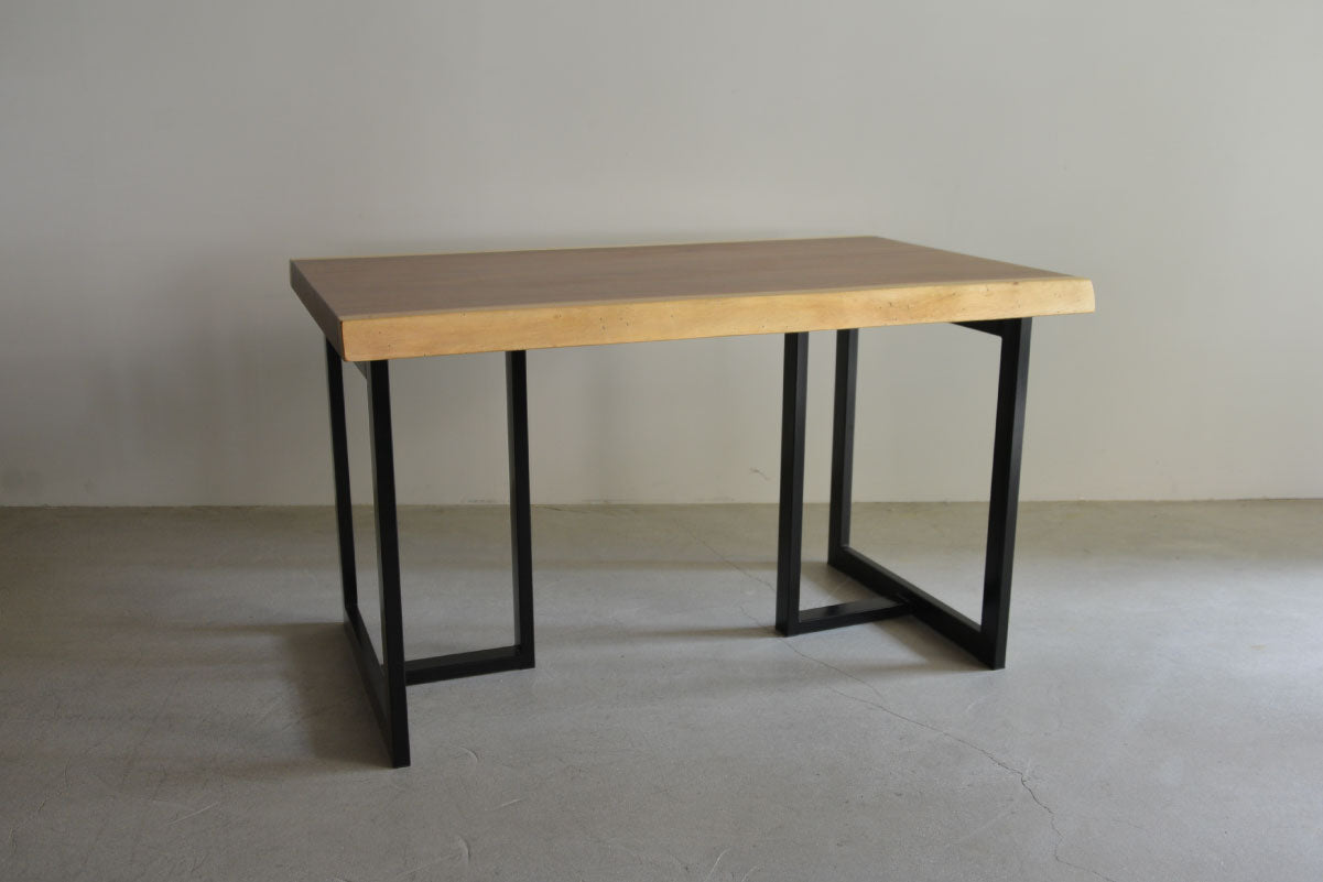 モンキーポッド一枚板（MDスチール脚との組み合わせ）