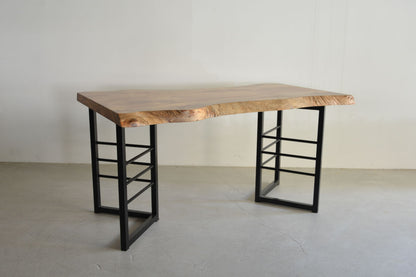 楠一枚板（ブイスチール脚との組み合わせ）