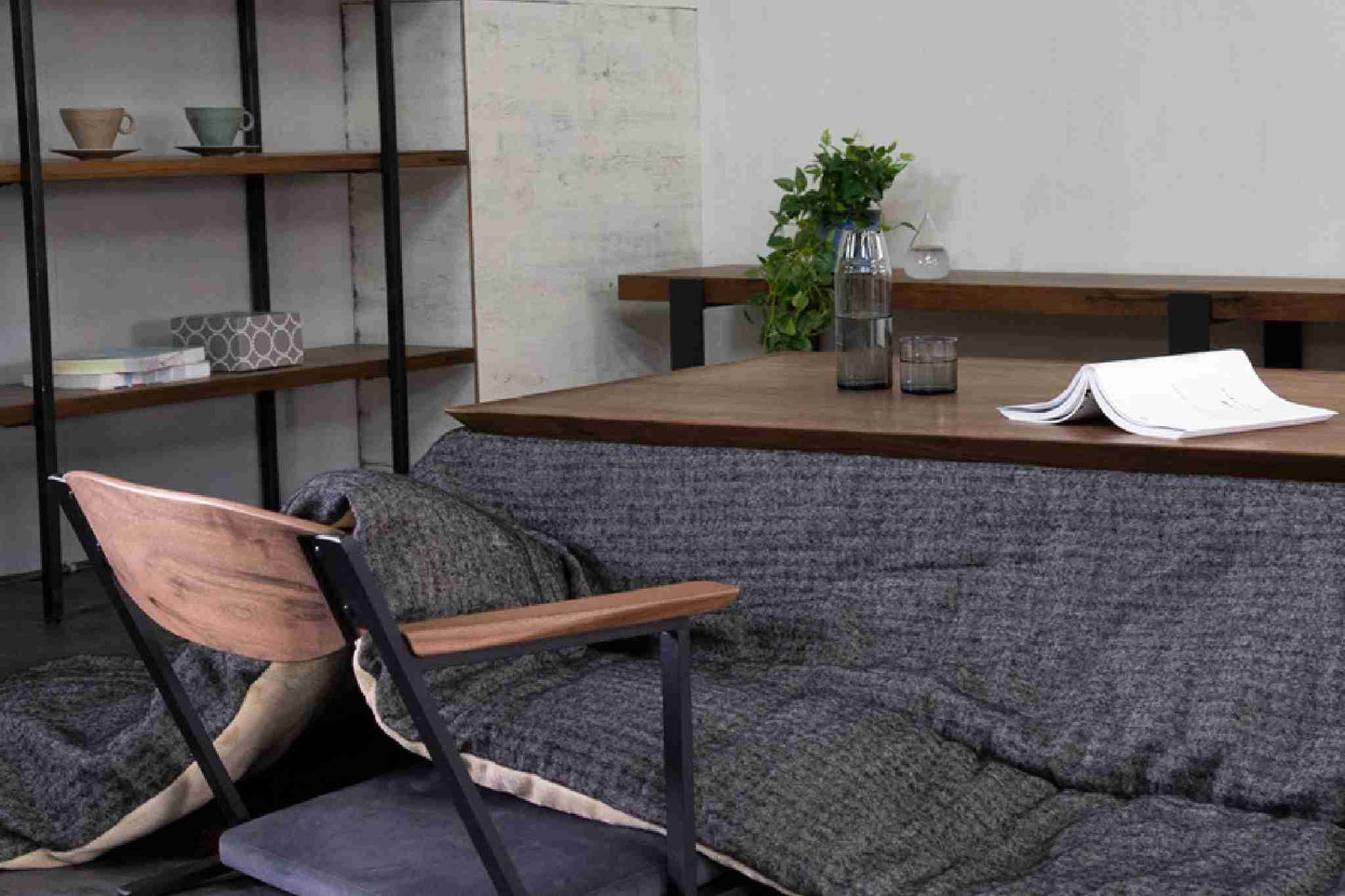 ESPINA コタツ布団 ダークグレー（シーン）