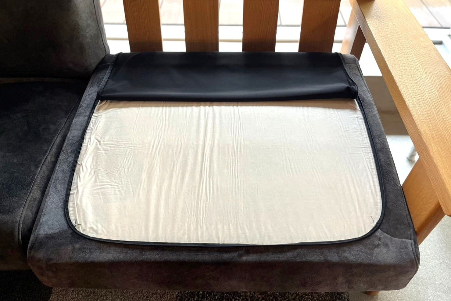 LC637座面のクッションのカバーリングの写真