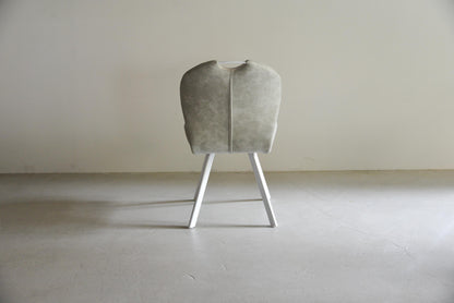 BWチェア（後ろから）