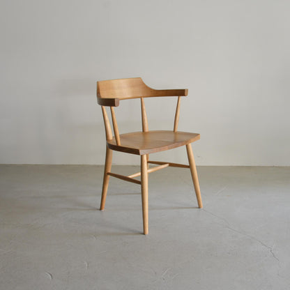 キャップチェア（斜めから）