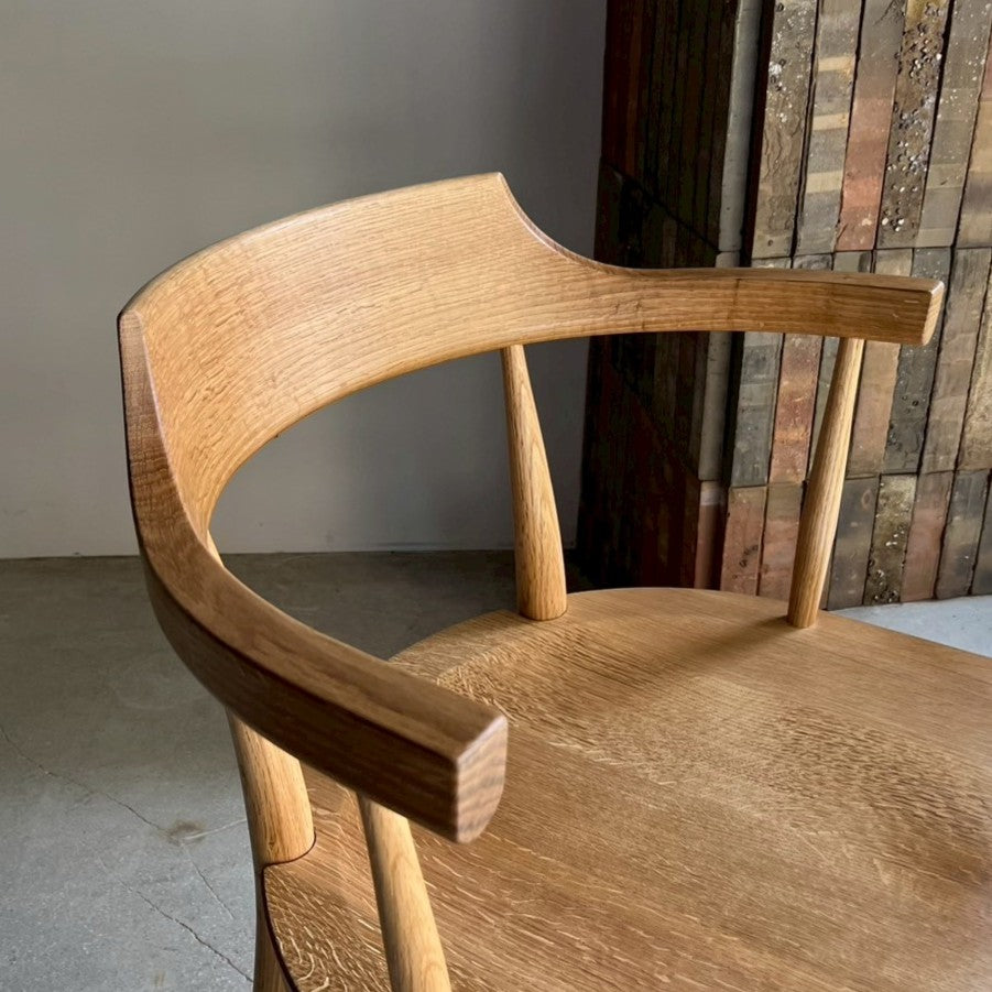 キャップチェア（背もたれのアップ）