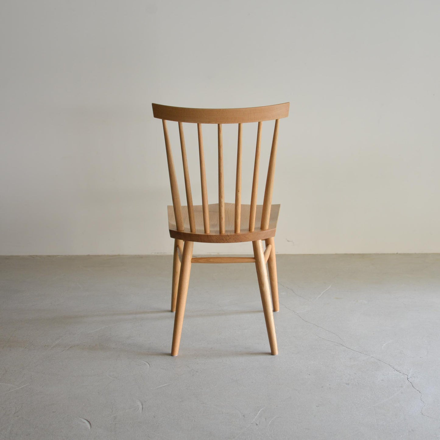 エドワードチェア（オーク・背面から）