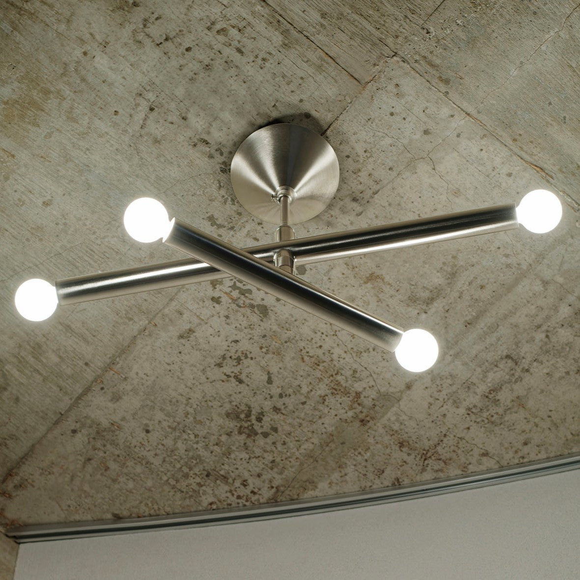 フォンクシオン　ホワイトボール球（点灯時）