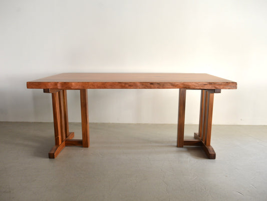 J型脚　タウン一枚板との組み合わせ