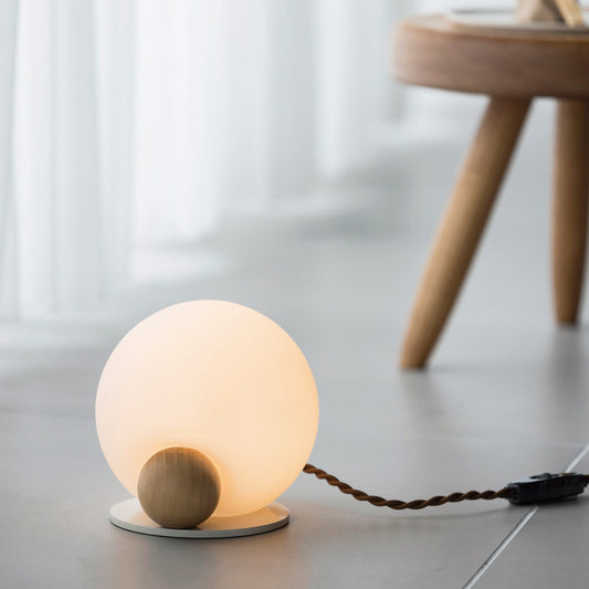 キエトアテーブルライト　点灯時