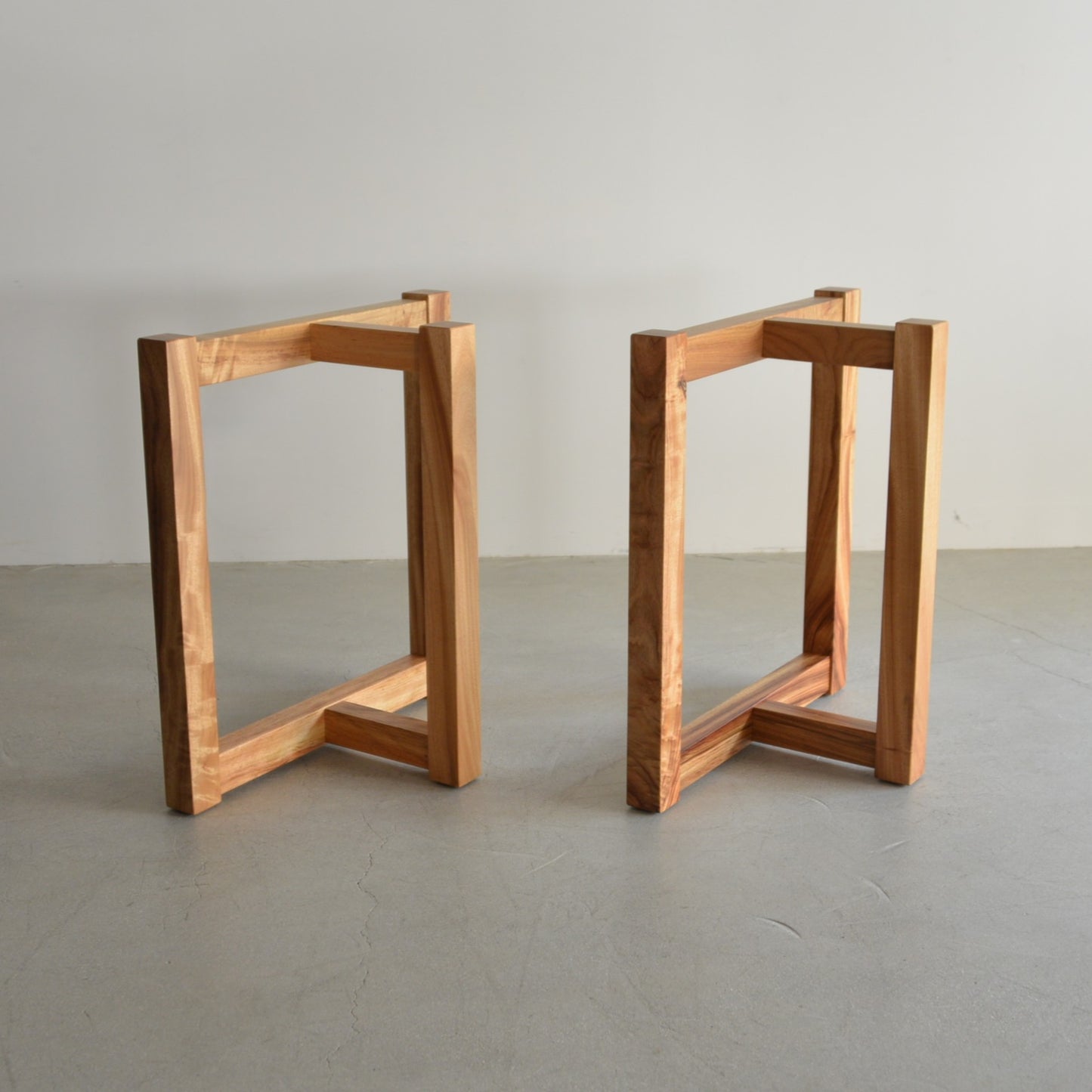 M型木製脚　正面から