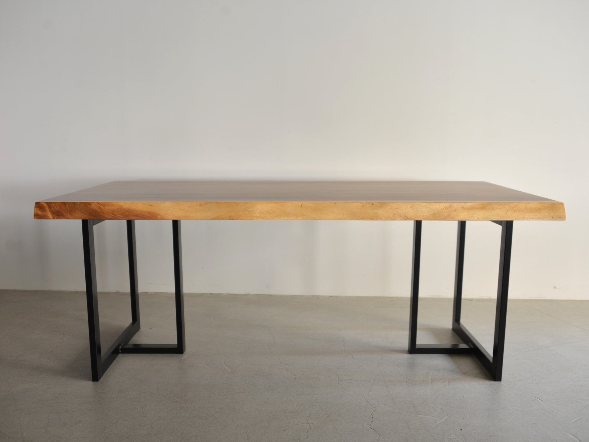 モンキーポッド一枚板60297 MDスチール脚との組み合わせ