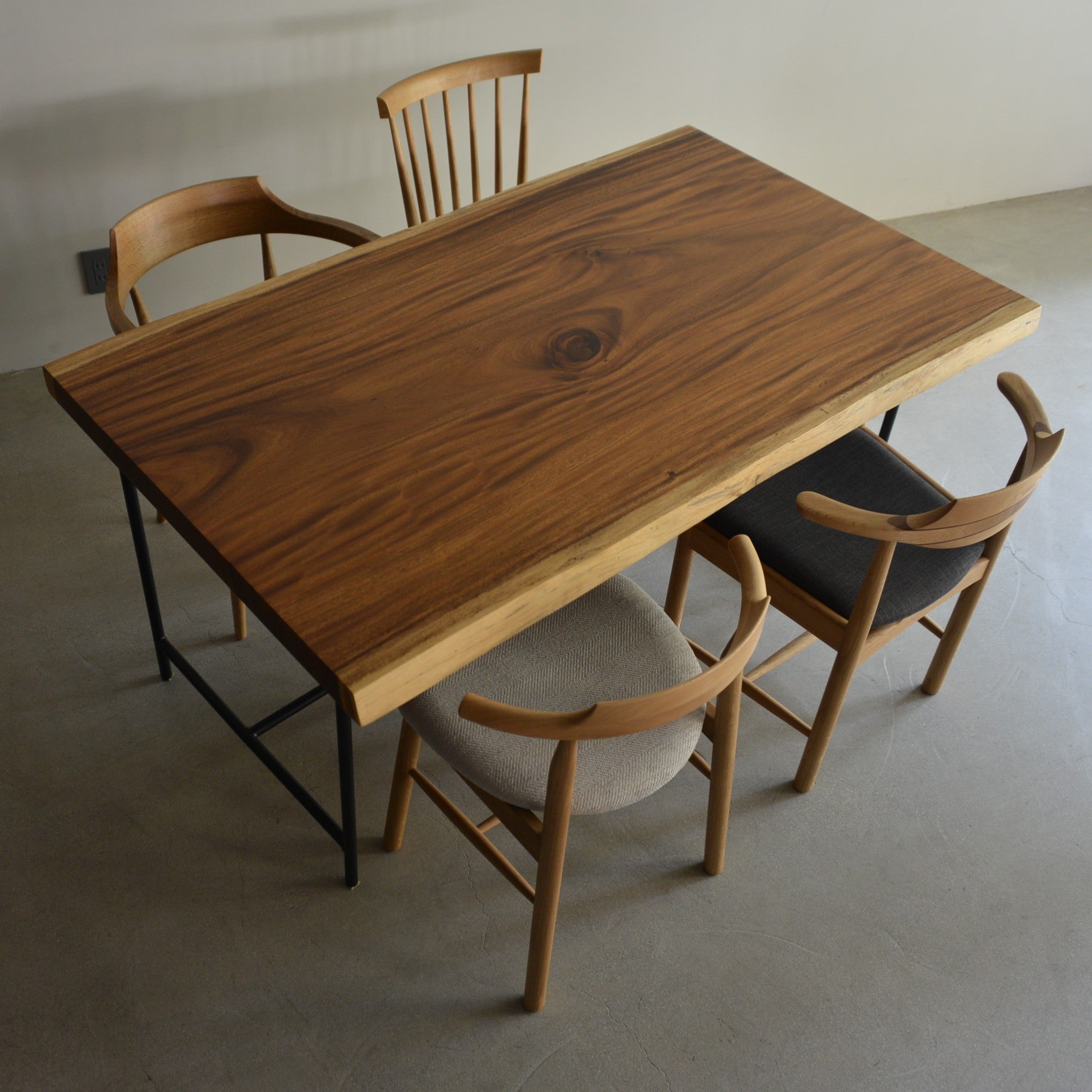 モンキーポッド一枚板54797 幅151cm – 十二十家具