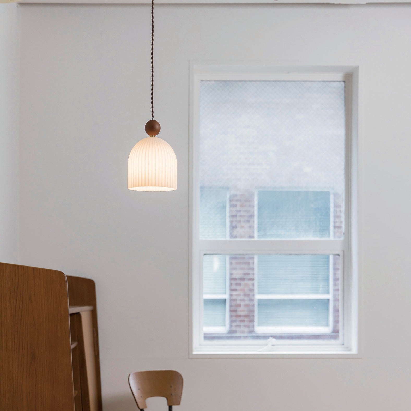 ムルクペンダントライト　正面から（点灯時）