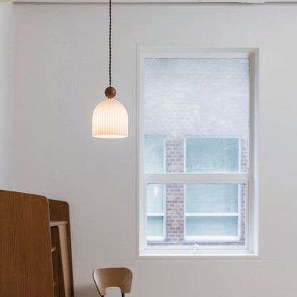 ムルクペンダントライト　正面から（点灯時）