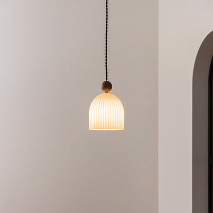 ムルクペンダントライト　正面から（点灯時）