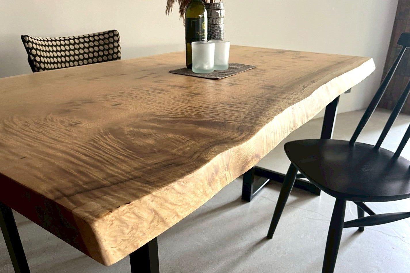 マートル一枚板59728（天板のアップ）