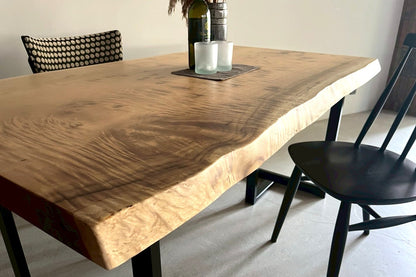 マートル一枚板59728（天板のアップ）