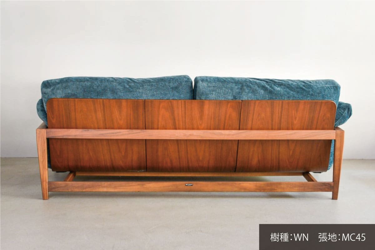 ナギソファ（ワイド3P・木部ウォールナット・張地MC45）背面