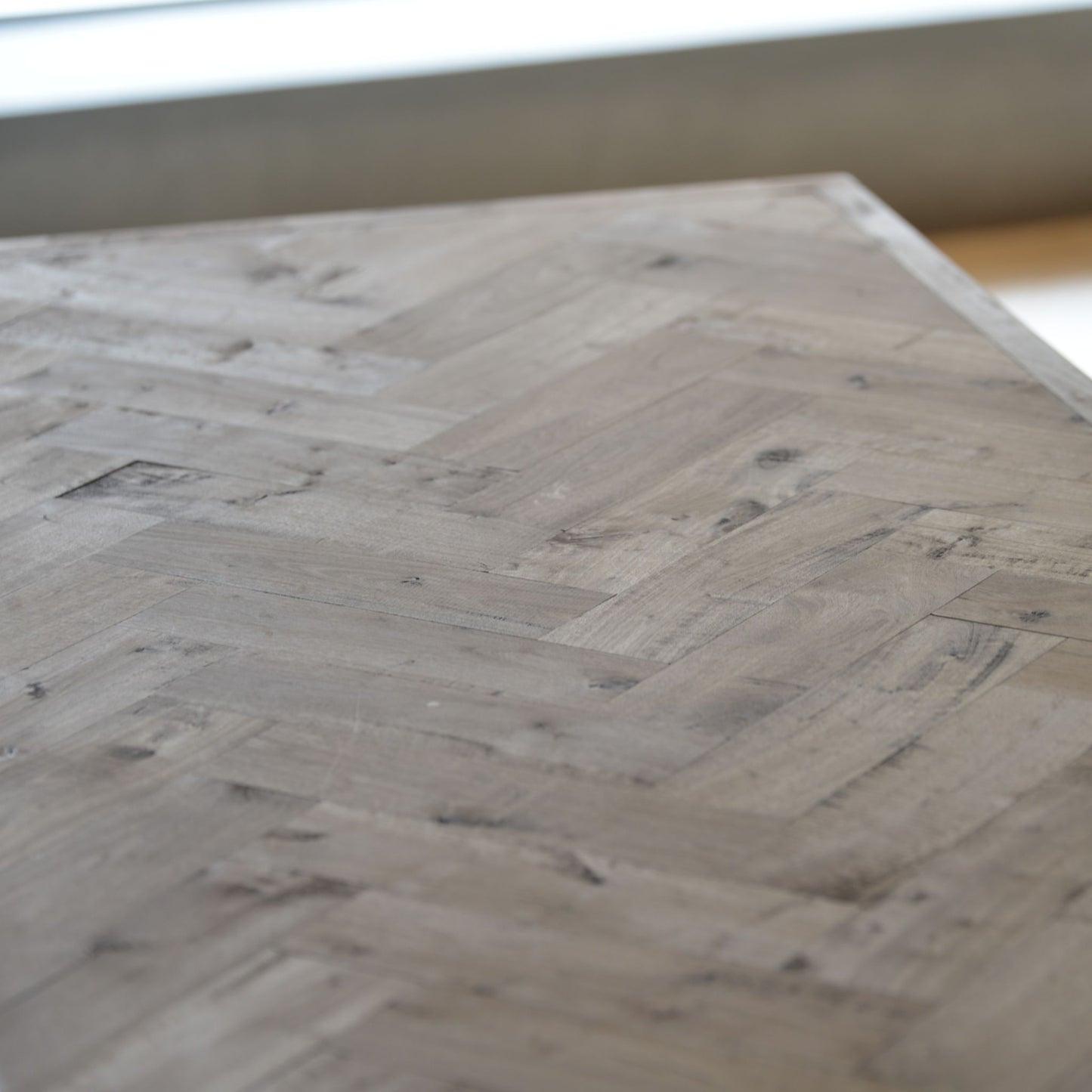 オリボコーヒーテーブル　木目のアップ