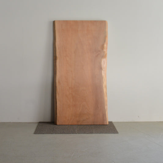 プラタナス一枚板　正面からの写真