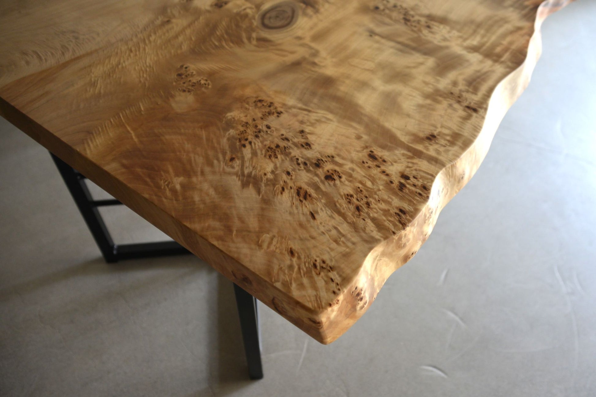 ポプラ一枚板59729（天板のアップ）