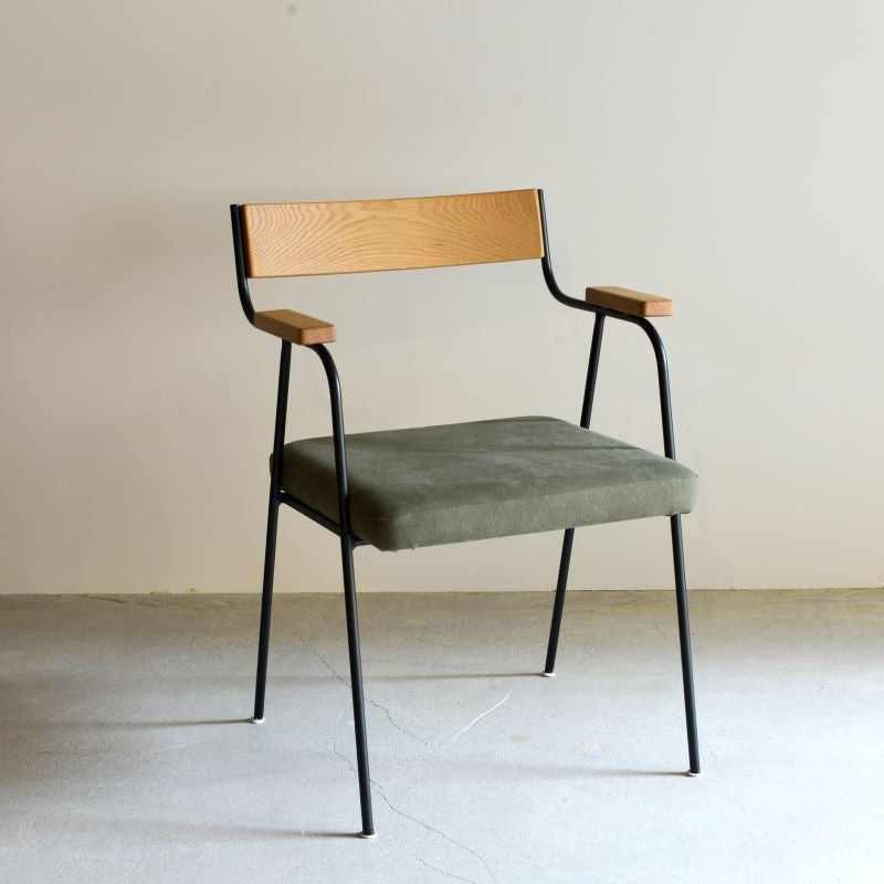 ラズルチェア02　（木部コナラ、張地キャンバスカーキ）