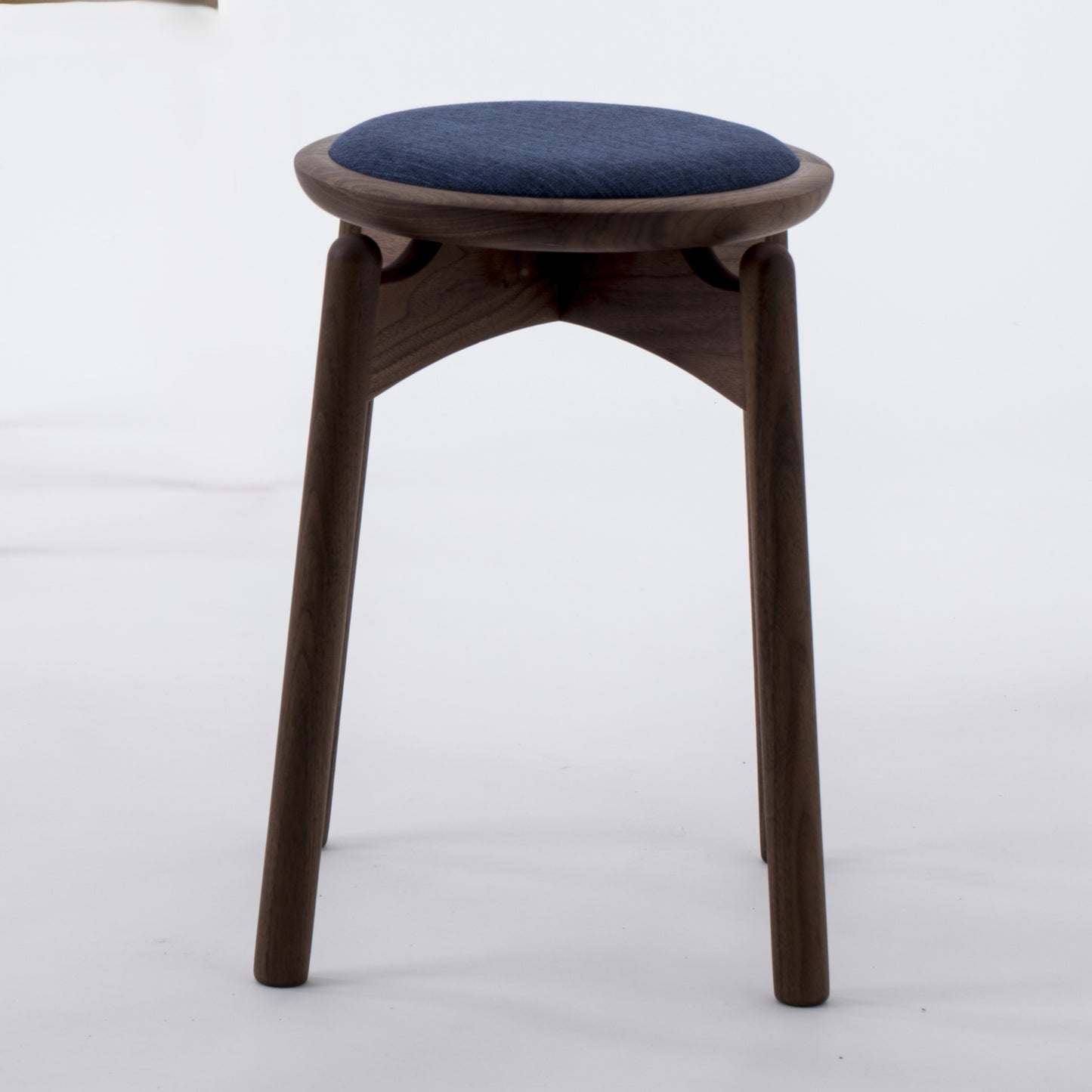 シズクルスツール（ウォールナット・P-KJ）
