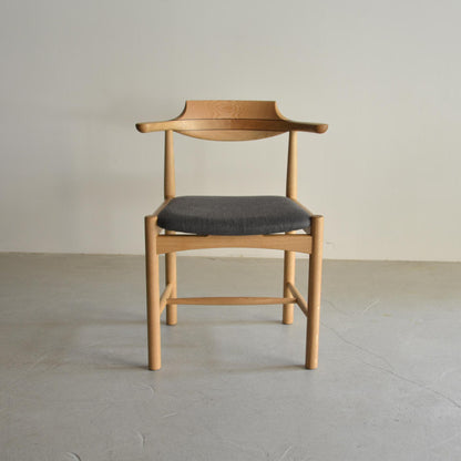 シズクルチェア（オーク・正面）