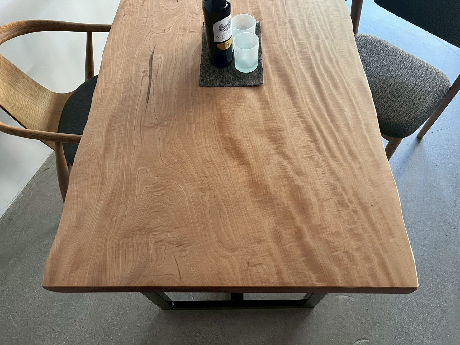 栃一枚板57842（天板のアップ）