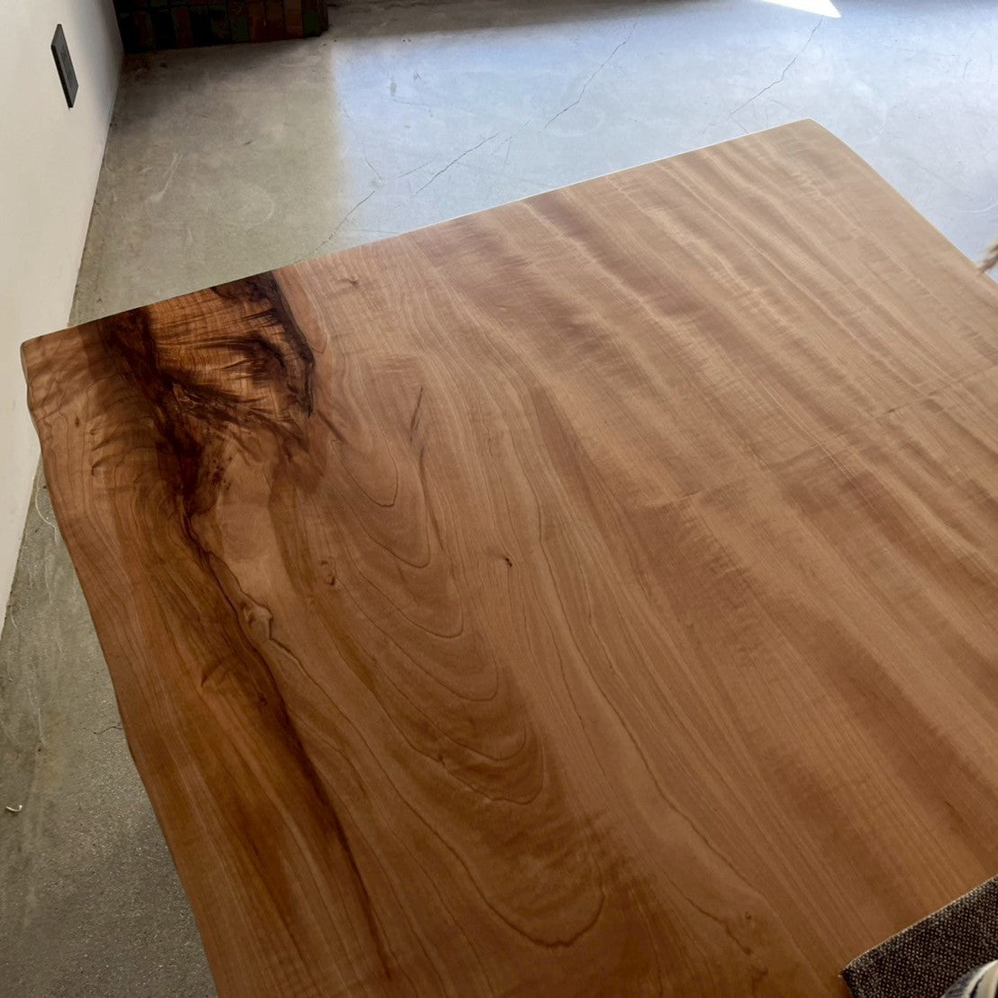 栃一枚板57842（天板のアップ）