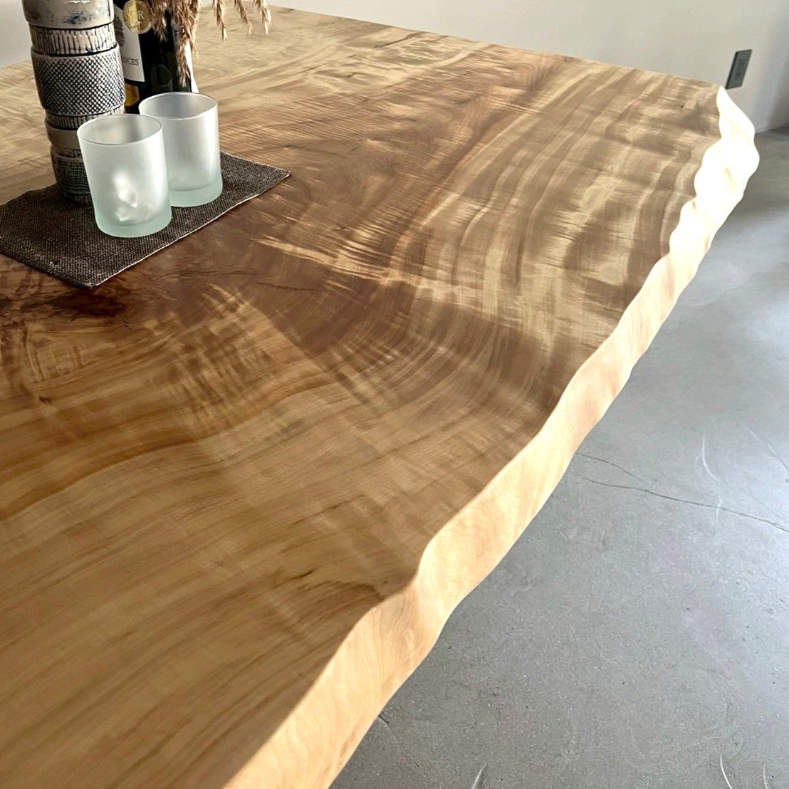 栃一枚板59727（天板のアップ）