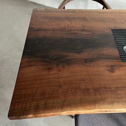 ウォールナット50499　木目のアップ