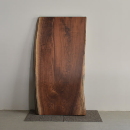 ウォールナット一枚板　正面から